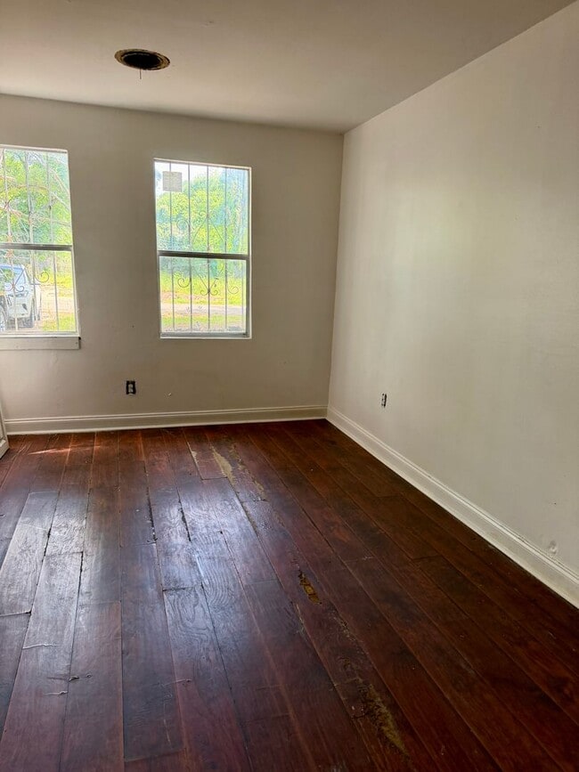 Building Photo - 3108 Syphon St