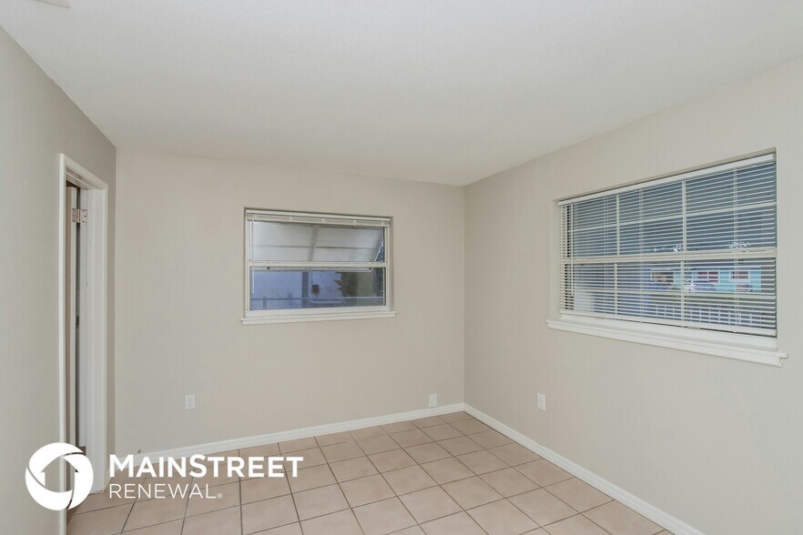 Building Photo - 2365 Dordon Dr
