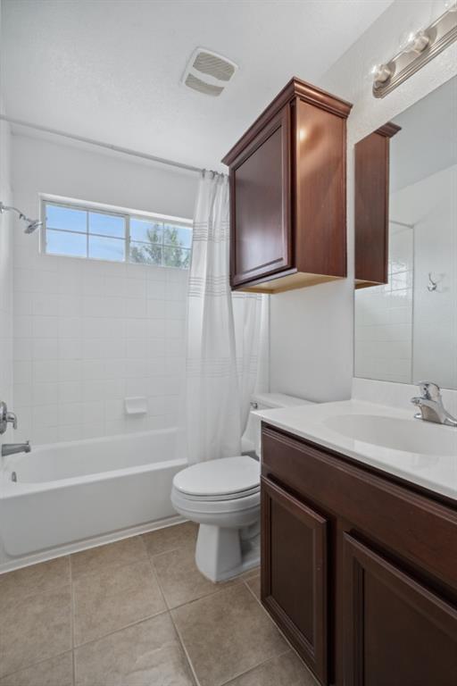 Building Photo - 2913 Fleet Dr