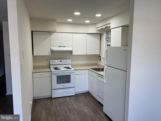 Building Photo - 213 Alnus St