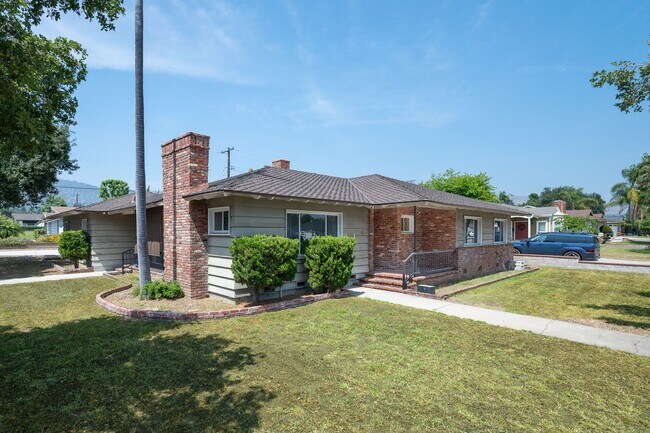 Building Photo - Relaxing 4BR Family Home Near Attractions ...