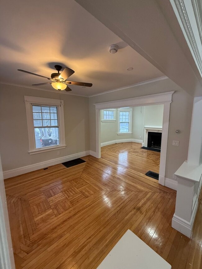 Building Photo - 82-84 Oxford Street