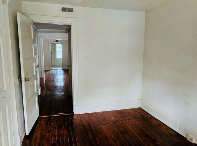Building Photo - 3314 Ellwood Ave