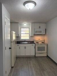 Building Photo - 85 Trapelo Rd