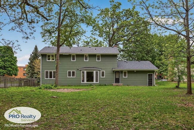 Building Photo - Recently Remodeled 4 Bedroom Home