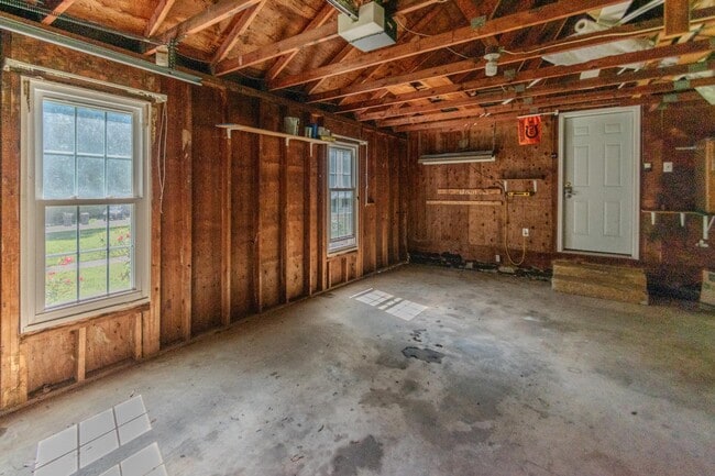 Building Photo - 428 Ingleside Dr