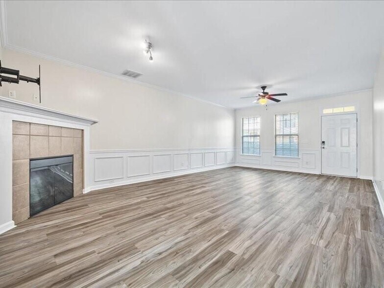 Building Photo - 472 Tufton Tr