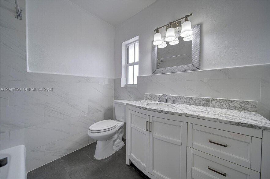 Building Photo - 6565 Santona St