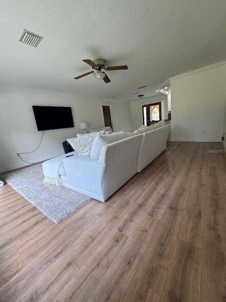 Building Photo - 581 Woodlawn Terrace