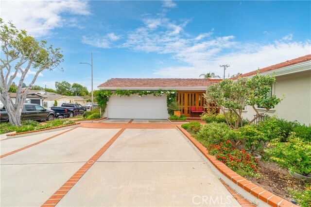 Building Photo - 28303 Golden Meadow Dr