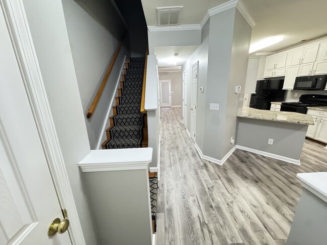 Building Photo - 226 Gr-Pd-51