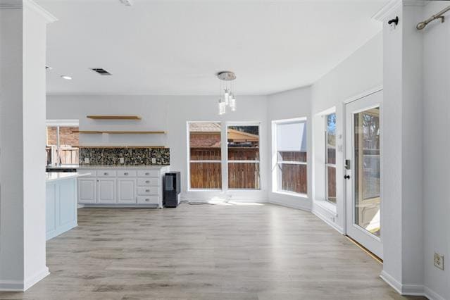 Building Photo - 3601 Sandhurst Dr