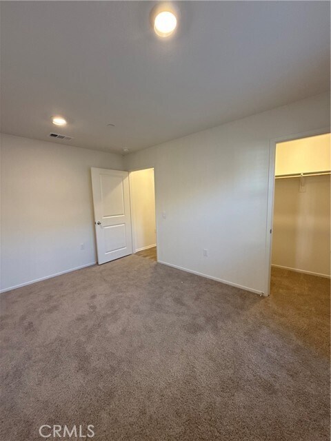 Building Photo - 479 Hollyhock Cir