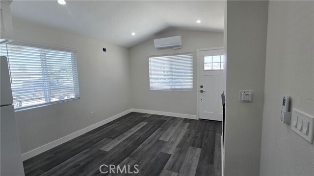 Building Photo - 1750 N Madera Ave