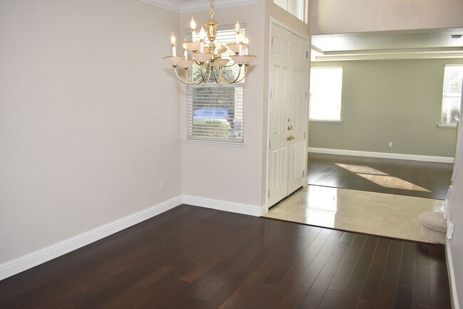 Building Photo - 630 Rogers Cir