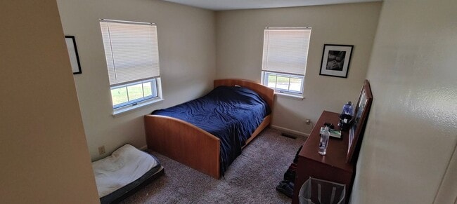 Building Photo - Duplex for Rent