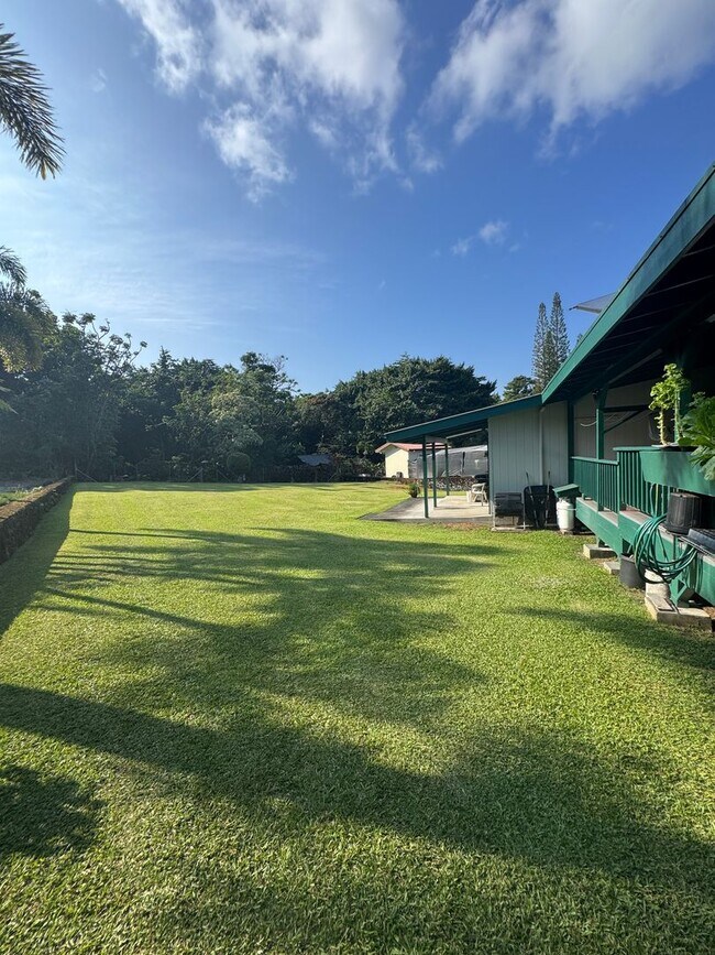 Building Photo - Fully Furnished- All Utilities Included- 3 Bedroom/ 2.5 Bath