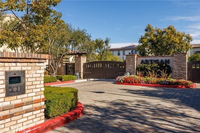 Building Photo - 2017 Picasso