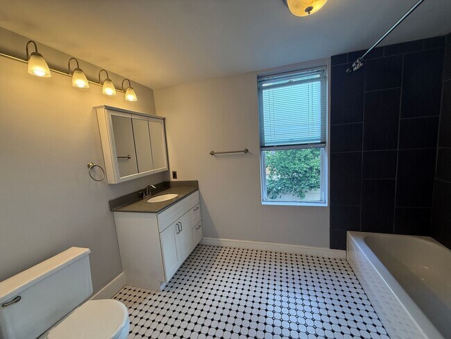 Building Photo - Charming South Philadelphia Rowhome