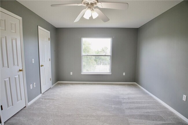Building Photo - 203 Stony Point Dr