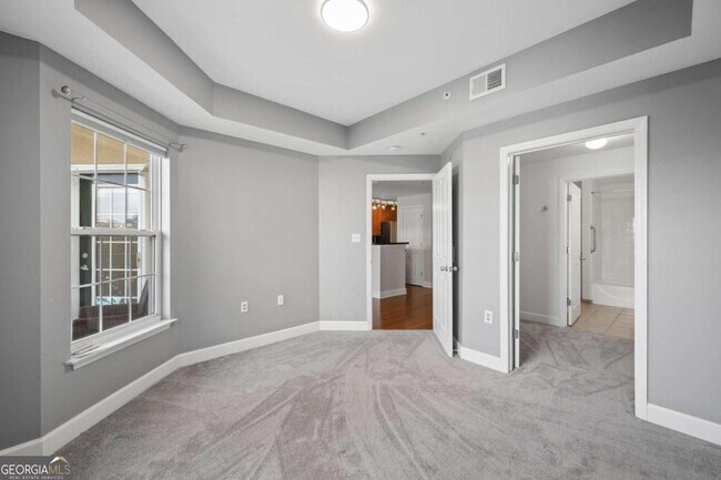Building Photo - 230 E Ponce de Leon Ave
