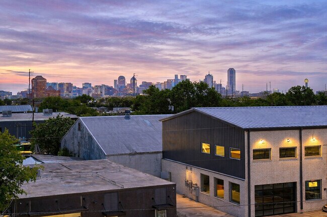 Building Photo - 4739 Gretna St
