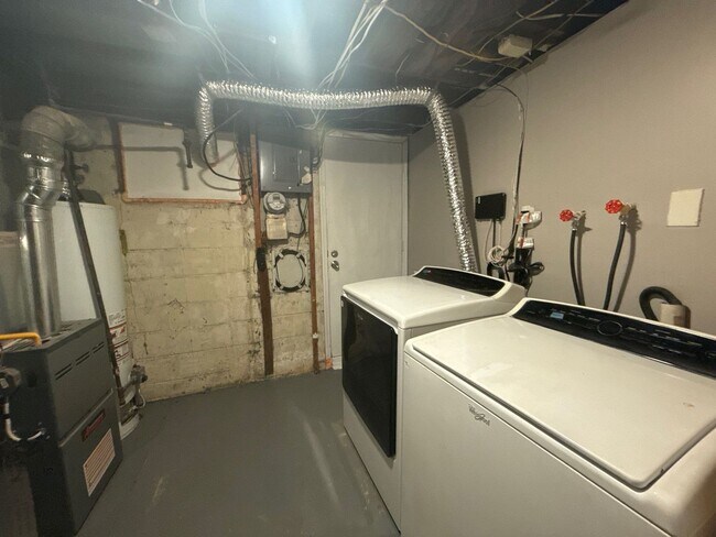 Building Photo - Beautiful Three-Bedroom Home In Dundalk