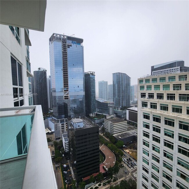 Building Photo - 950 Brickell Bay Dr