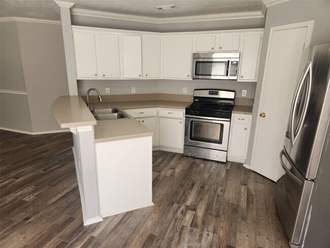 Building Photo - 20123 Beechview Ln