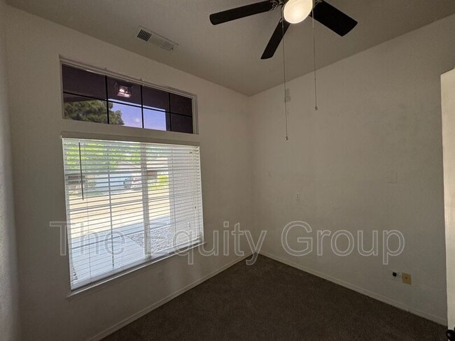 Building Photo - 1040 N Sumter Ct