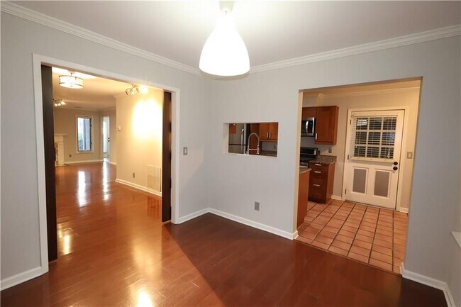 Building Photo - 19 Brittany Way NE