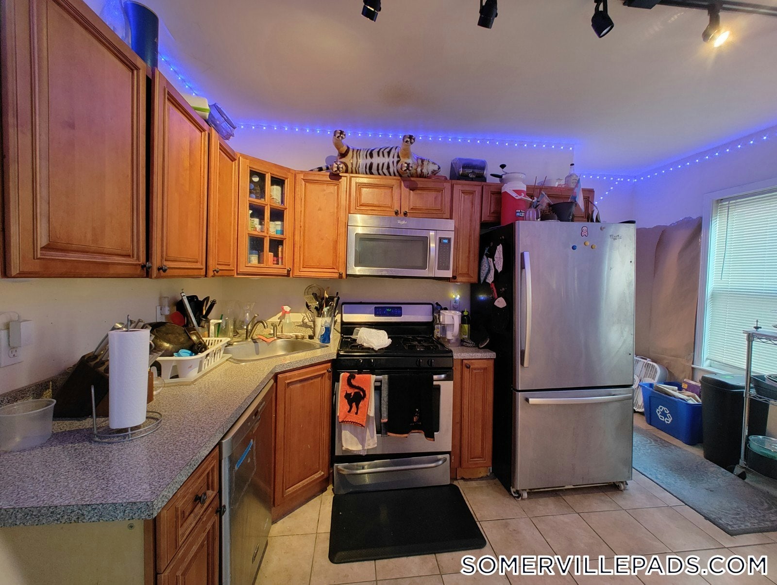 Building Photo - 9 Medford St