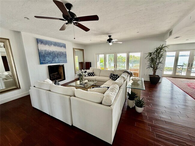Building Photo - 1257 Tree Bay Ln