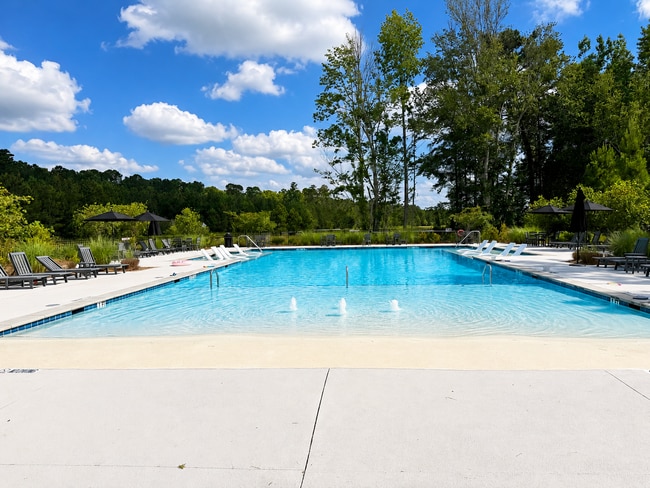 Building Photo - Home in the Heart of Heartwood- Richmond Hill GA!!