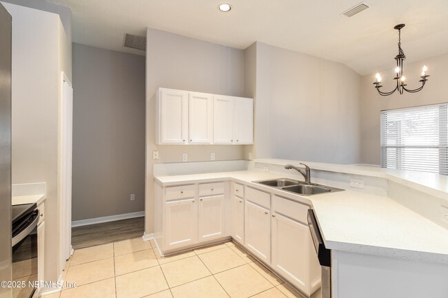 Building Photo - 12919 Chets Creek Dr N
