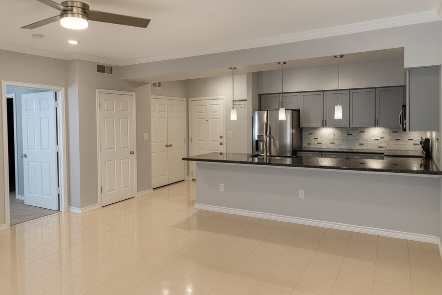 Building Photo - 3102 Kings Rd