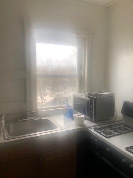 Building Photo - 224 E Tabor Rd