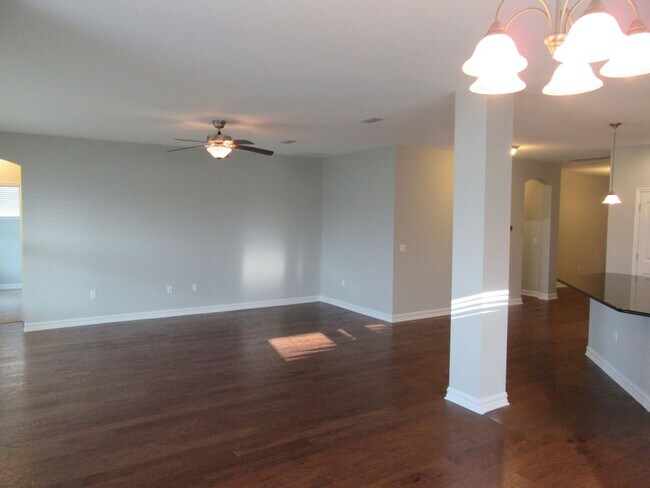 Building Photo - 315 Johnson Bayou Dr