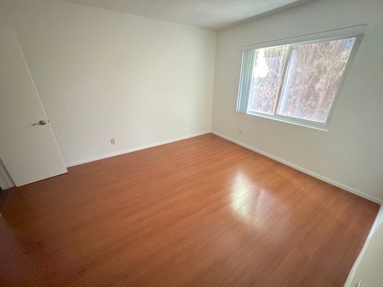 Building Photo - 447 W Elk Ave