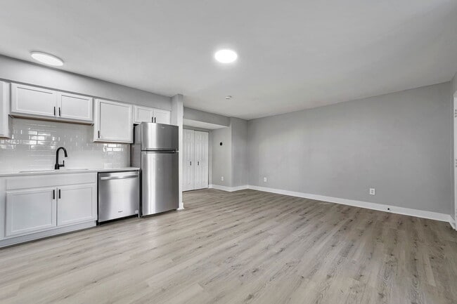 Building Photo - 616 N 21st St