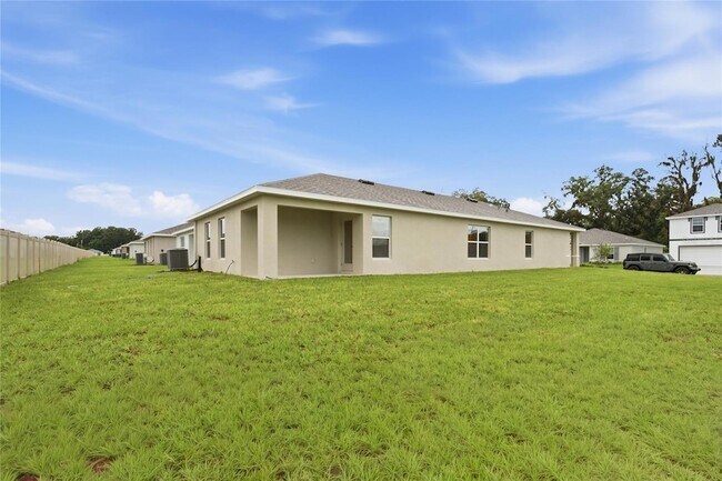 Building Photo - 3059 NE 20th Ter