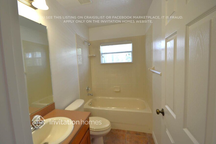 Building Photo - 2313 Nesslewood Dr