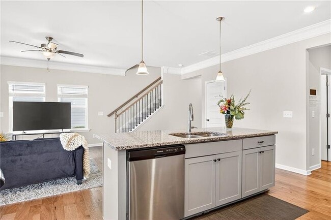 Building Photo - 133 Madison Bend