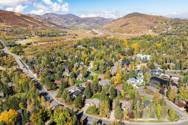 Building Photo - Updated Log Cabin in Park City — Modern Co...