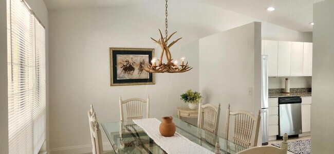 Building Photo - 2284 Las Casitas Dr
