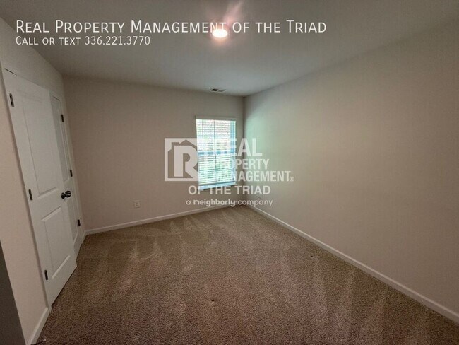 Building Photo - 407 Gulliver Ct