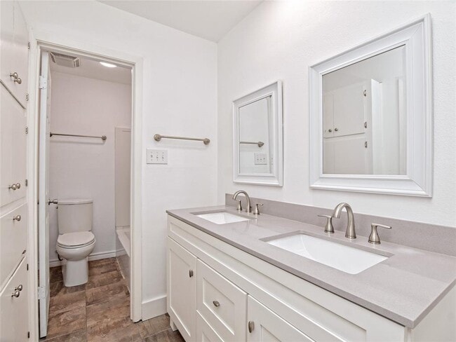 Building Photo - 710 Ramble Ln