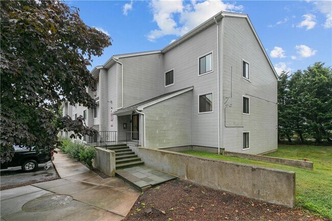 Building Photo - 66 Girard Ave