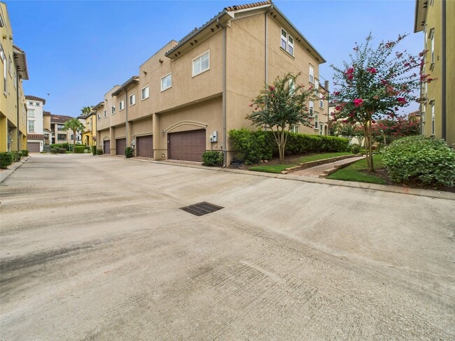 Building Photo - 22 Tassia Ln