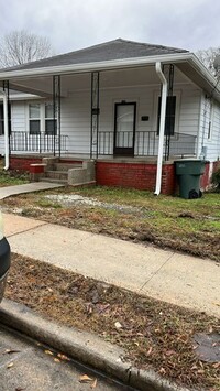 Building Photo - Adorable 2 bedroom 1 bath Duplex , Located...